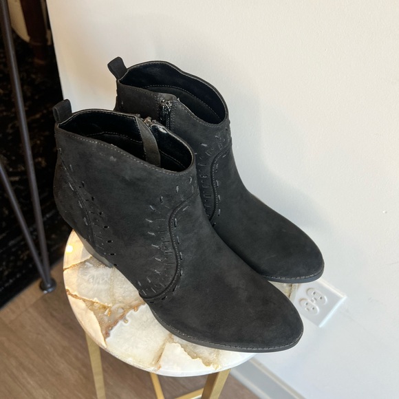 NWOT Qupid | Women’s Black Western Suede Booties 9 - Picture 3 of 12